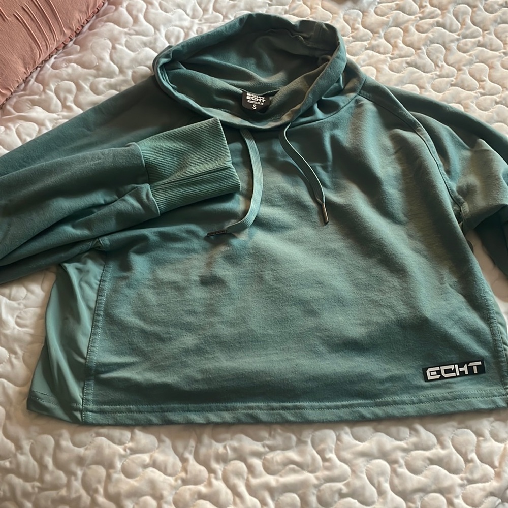 Echt (size s) crop workout sweater